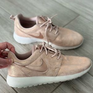 Rose Gold Metallic Nike Roshe, 7